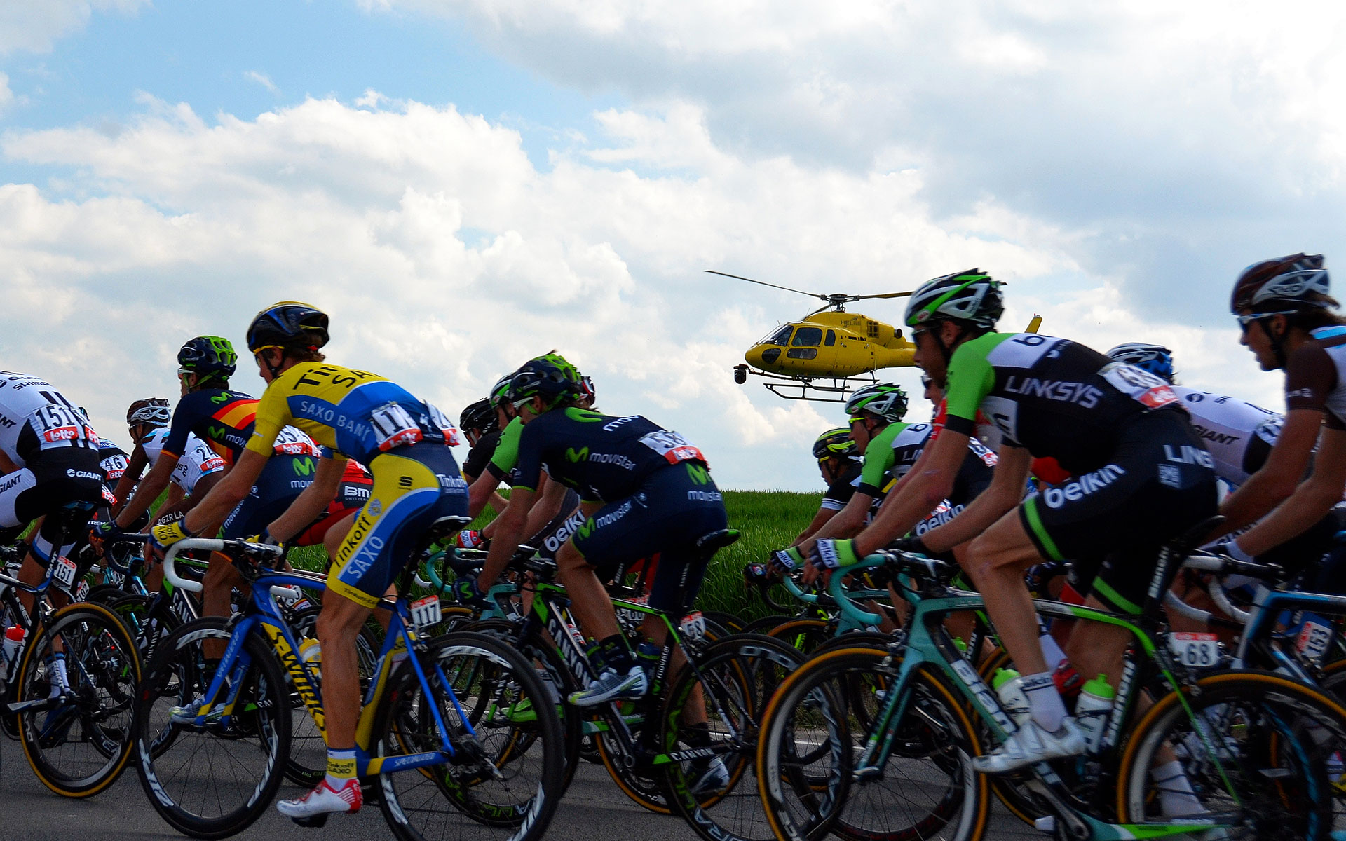 hélicoptère course cycliste